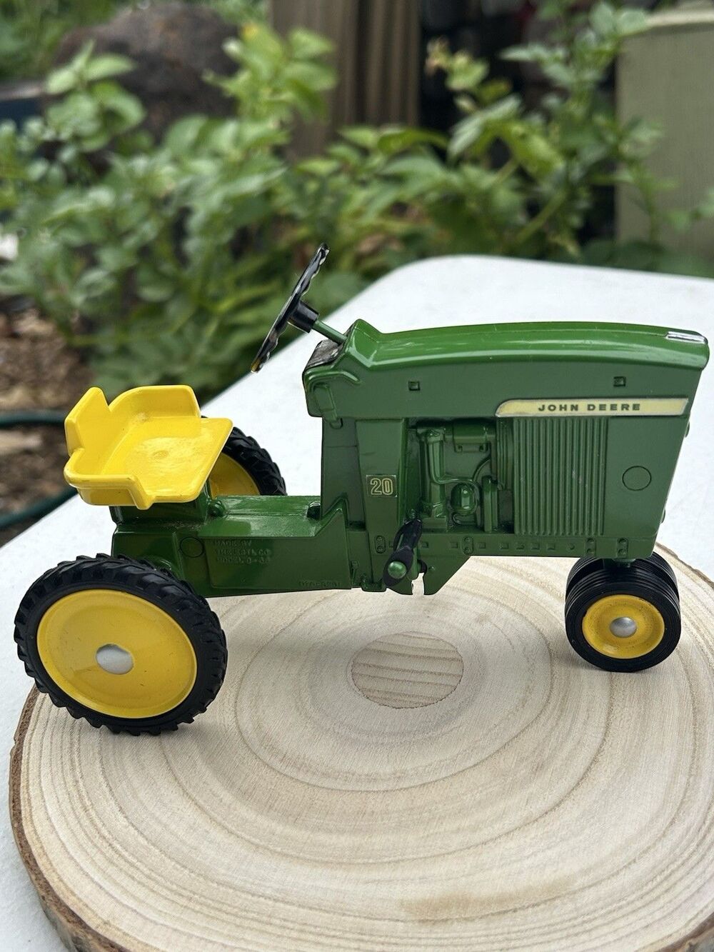 6" JOHN DEERE Pedal Tractor Model 20 Die Cast ERTL Toy 1:8 Scale D-65